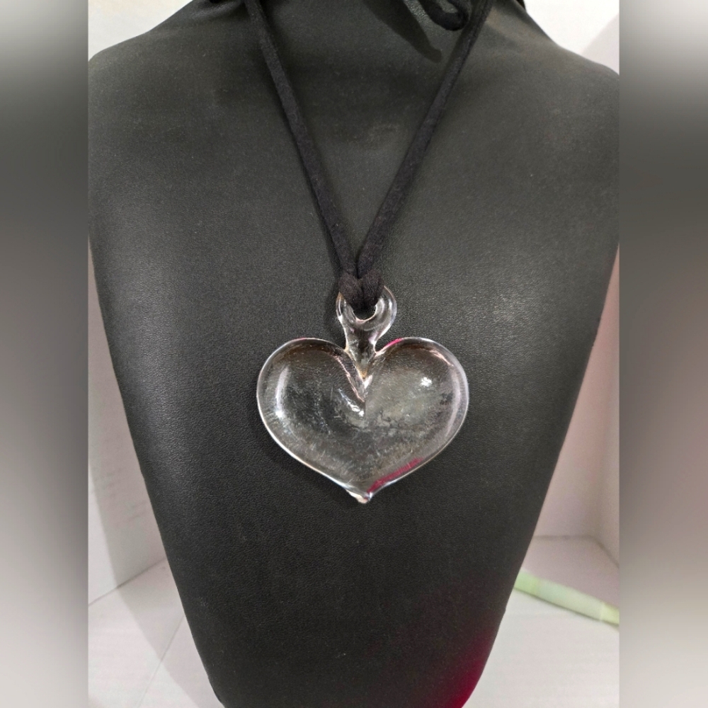KOSTA BODA HANDMADE HEART SUNCATCHER/ PENDENT